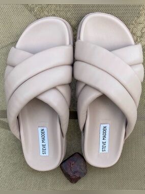 Steve Madden Padded Slide Sandals in Light Beige